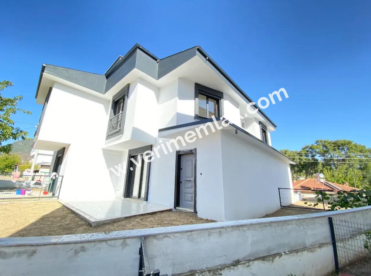 2 1 Villa Zum Verkauf In Payamlı Mit Großem Garten Mit Blick Auf Die Berge