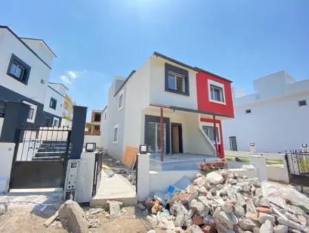 Brandneue 2 1 Villa Zum Verkauf Mit Großem Garten In Payamlı, Seferihisar