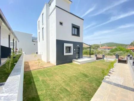 Doğanbey Payamlıda Luxx Villa Mit Großem Garten 2 1 Villa Zum Verkauf