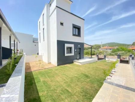 Doğanbey Payamlıda Luxx Villa Mit Großem Garten 2 1 Villa Zum Verkauf