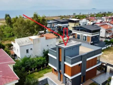 Freistehende Luxusvilla Zum Verkauf 3 In 1 Mit Pool 100 M Zum Strand Von Ürkmez