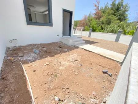 2 1 Villa In Großzügiger Lage Mit Großem Garten In Seferihisar Payamlı