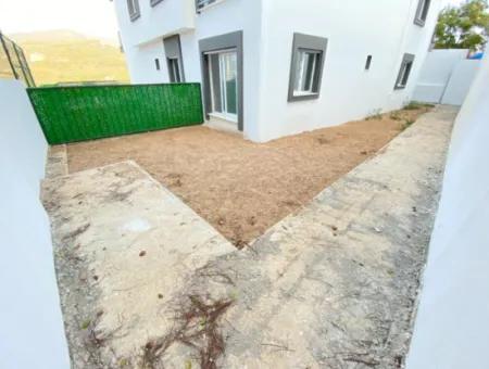 1 1 Wohnung Zum Verkauf Mit Garten Im Erdgeschoss In Menderes Gümüldür