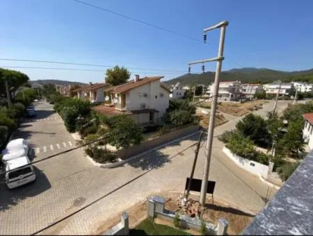 3 1 Villa Zum Verkauf Mit Sehr Großem Garten In Ecklage In Özdere