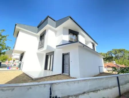 2 1 Villa Zum Verkauf In Payamlı Mit Großem Garten Mit Blick Auf Die Berge