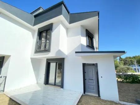 2 1 Villa Zum Verkauf In Payamlı Mit Großem Garten Mit Blick Auf Die Berge