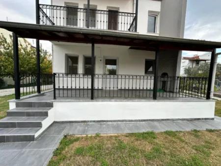 100M2 Freistehende Ultra-Luxuriöse Villa Zum Verkauf 3 In 1 Villa Zum Meer In Doganbey