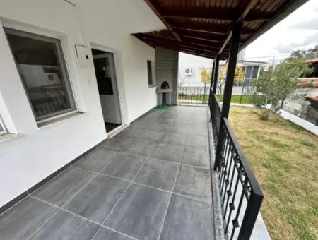 100M2 Freistehende Ultra-Luxuriöse Villa Zum Verkauf 3 In 1 Villa Zum Meer In Doganbey