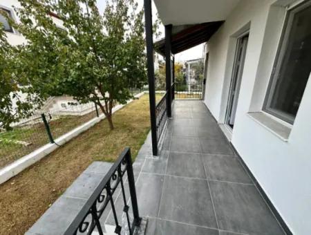 100M2 Freistehende Ultra-Luxuriöse Villa Zum Verkauf 3 In 1 Villa Zum Meer In Doganbey