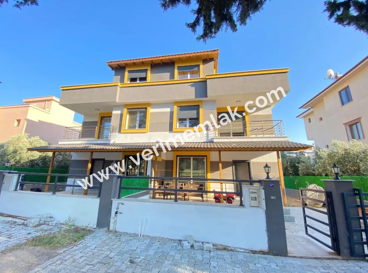 Mustakil Garden In Doğanbey Spacious Close To The Sea 3 1 Villa For Sale