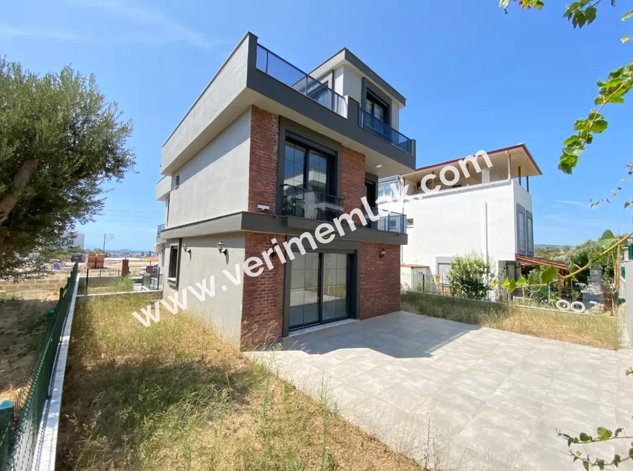 Opportunity Investment In Seferhisar Ürkmez 3 1 Luxury Villa With Full Sea View