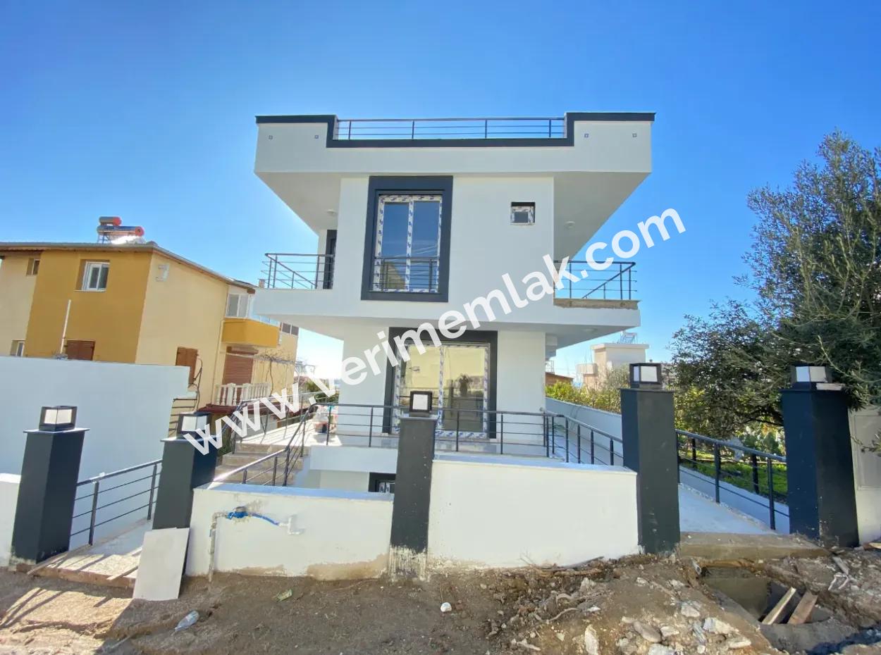 4 1 Villa For Sale With Detached Garden With Full Sea View In Ürkmez