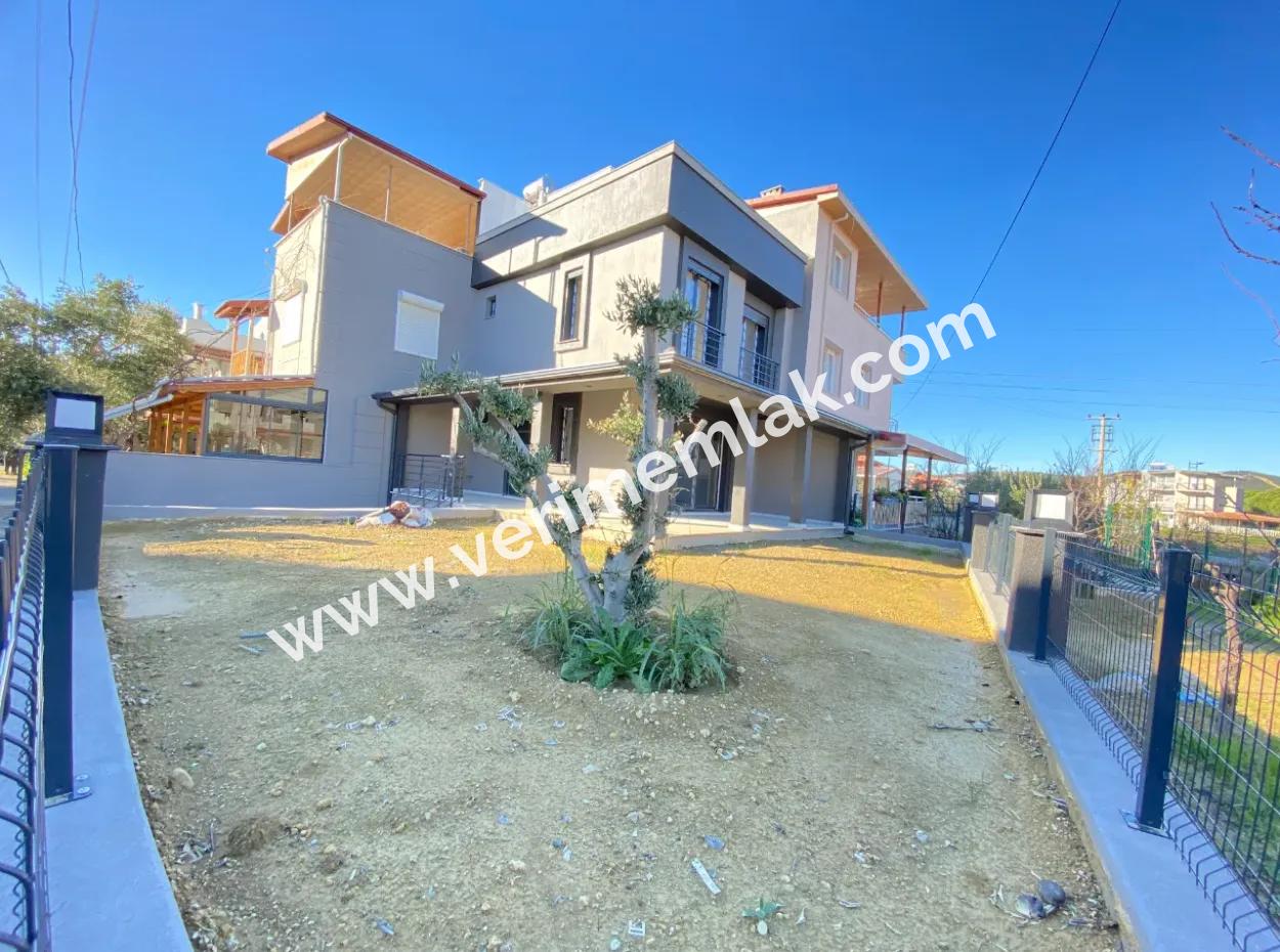 Corner 2 With Large Garden With Indoor Parking In Payamlı 1 Villa For Sale