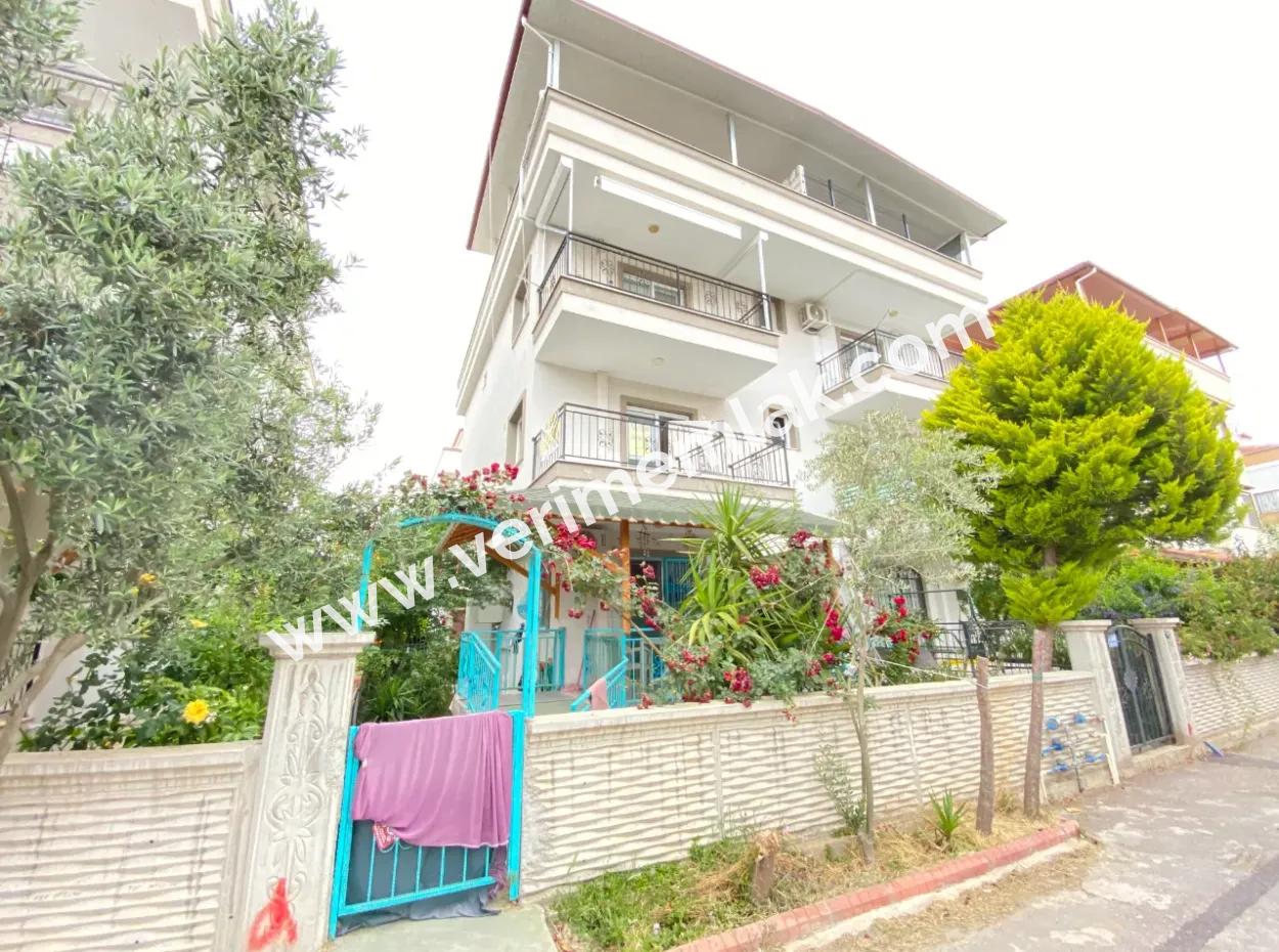 2 1 Apartment For Sale In The Center Of The Bazaar In Ürkmez 200M