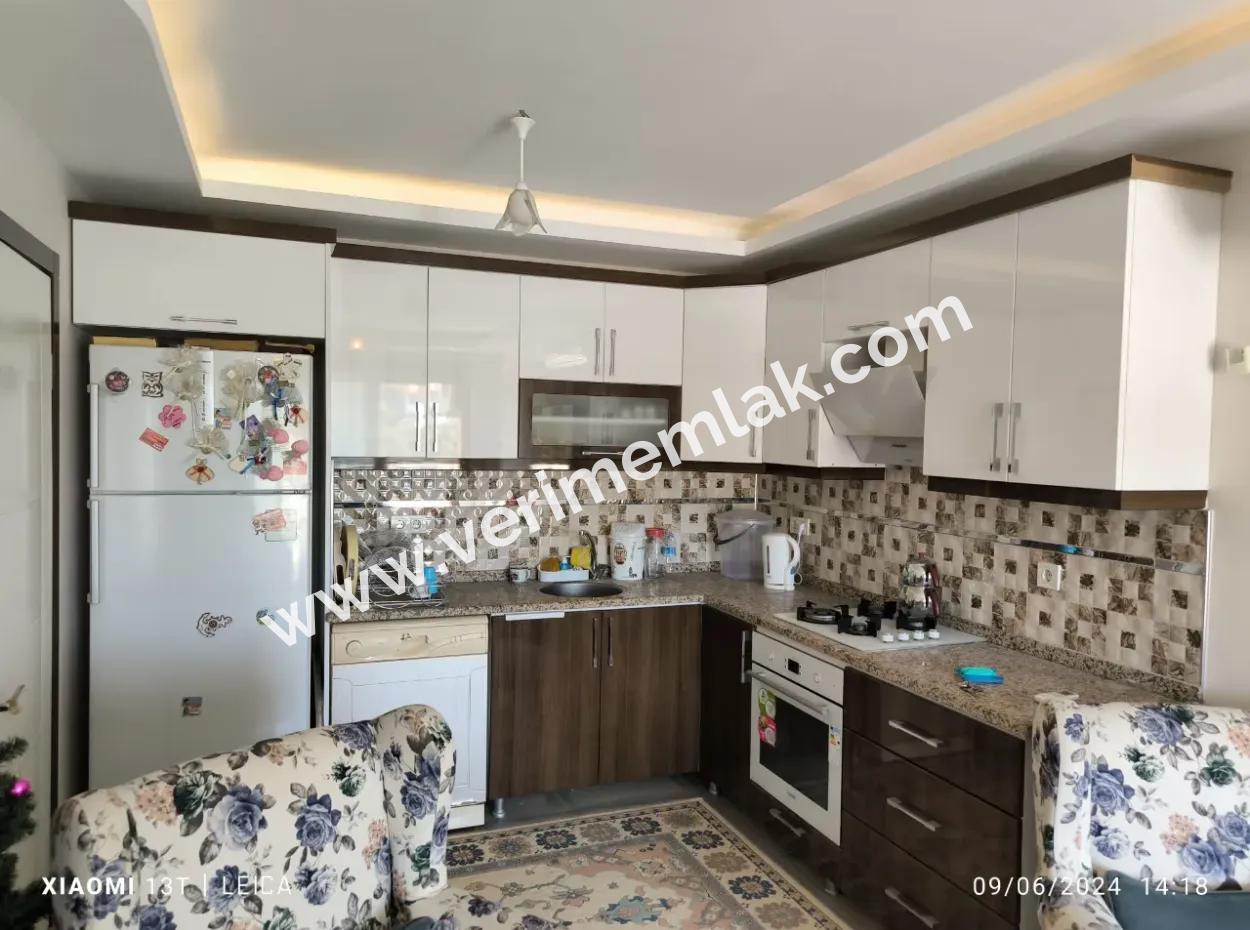 2 1 Apartment For Sale In The Center Of The Bazaar In Ürkmez