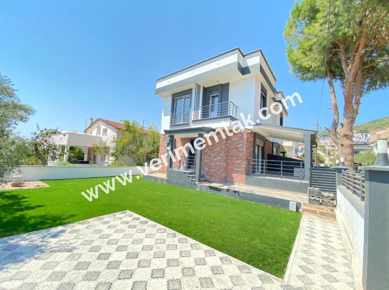 Doganbet Ataturk Mh.de 3 1 Villa For Sale With Full Sea Garden