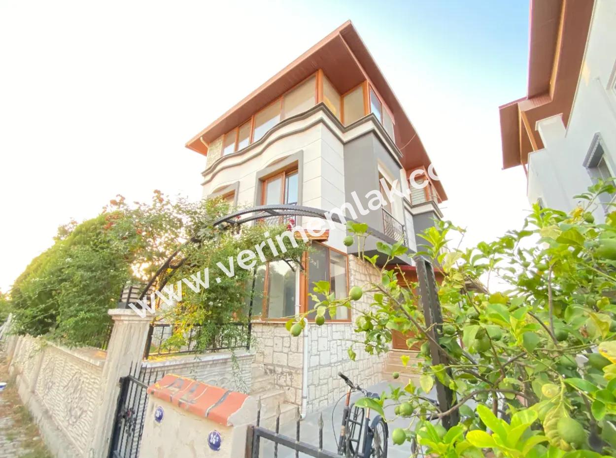 Ürkmez De Mustakil Detached Sea Luxury Garden For Sale 3 1 Villa