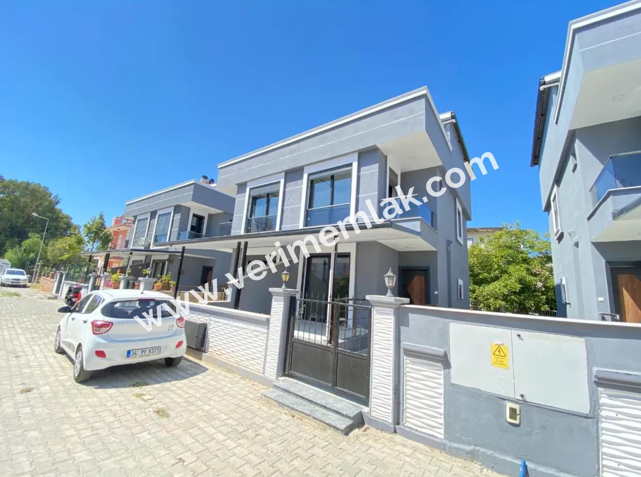 3 1 Villa For Sale With Garden By The Sea In Seferihisar Ürkmez