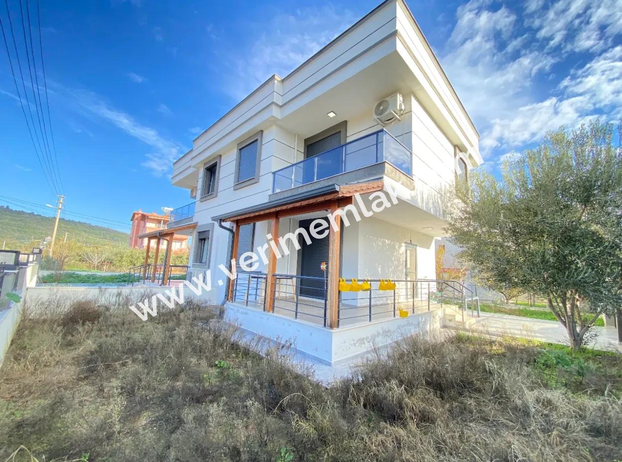 3 1 Villa For Sale With 750M2 Garden To The Sea In Doğanbey