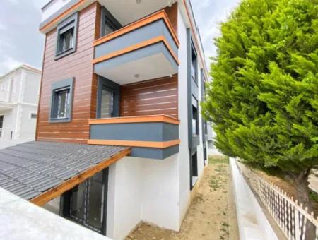 Luxury Built 4 1 Summer House With Detached Entrance In Doğanbey