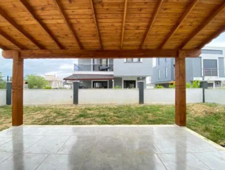 Luxury Built 4 1 Summer House With Detached Entrance In Doğanbey