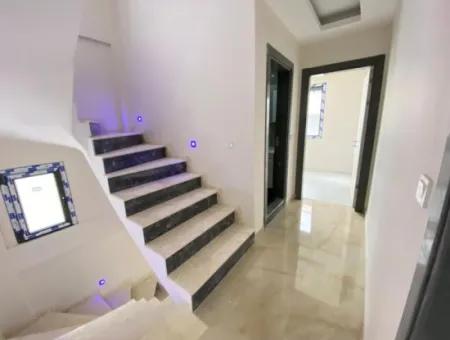 Luxury Built 4 1 Summer House With Detached Entrance In Doğanbey