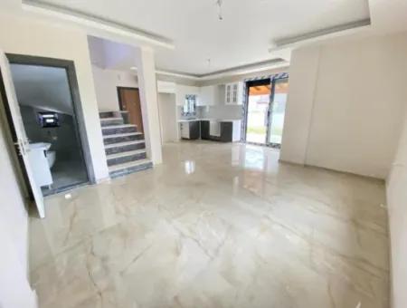 Luxury Built 4 1 Summer House With Detached Entrance In Doğanbey