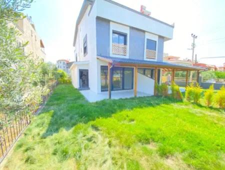 3 1 Villa For Sale In Ozdere Central Location, 350M To The Sea, Luxury