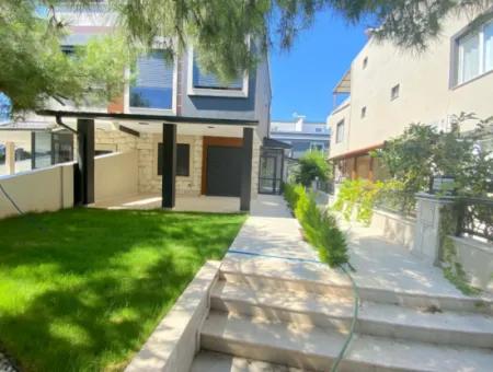 3 In 1 Villa For Sale In Ultura Luxury Sale In The Center Of Ürkmez Close To The Sea With Geneva Garden