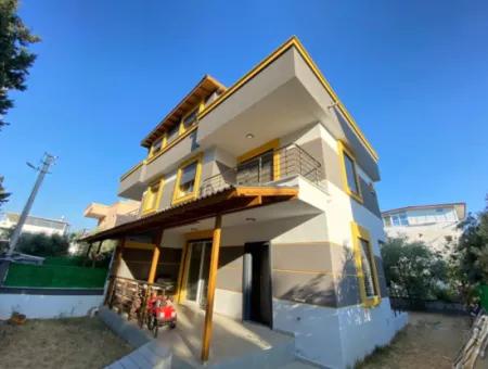 Mustakil Garden In Doğanbey Spacious Close To The Sea 3 1 Villa For Sale