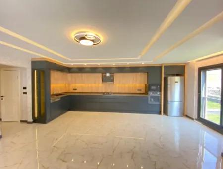 Seferihisar Camikebir De Mustakil Bahçeli Ultra Luxury 3 1 Villa For Sale