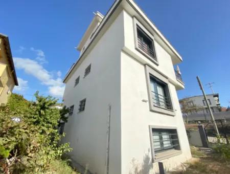 Spacious Corner With Large Garden In Ürkmez 3 1 Villa