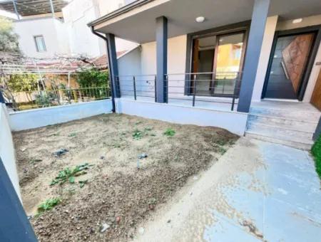 3 1 Villa For Sale With Detached Entrance And Garden In Doganbey, Seferihisar