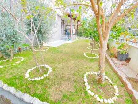 2 1 Apartment For Sale With Detached Garden In Ürkmez Center