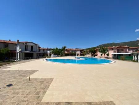 Ürkmezde Seafront Swimming Pool 24 Hours Security 3 1 Villa For Sale