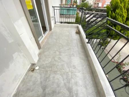 2 1 Apartment For Sale In The Center Of The Bazaar In Ürkmez 200M