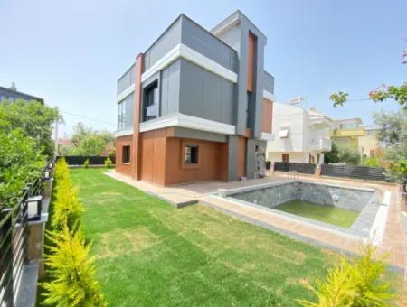 Single Detached Luxury Villa For Sale 3 In 1 With Pool 100M To Ürkmez Beach