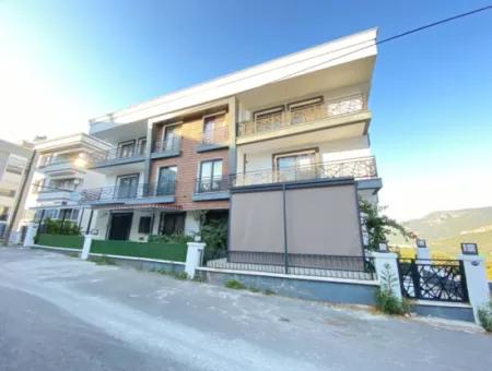 2 1 Apartment With Elevator Near Merkrz In Gümüldür