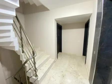 2 1 Apartment With Elevator Near Merkrz In Gümüldür