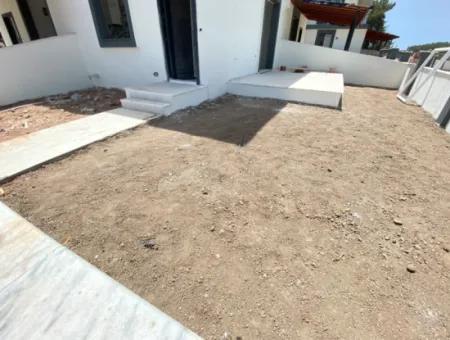 2 1 Villa In Spacious Location With Large Garden In Seferihisar Payamlı