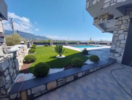 Detached 3 1 Villa With Pool And Large Garden For Sale