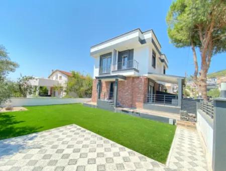 Doganbet Ataturk Mh.de 3 1 Villa For Sale With Full Sea Garden