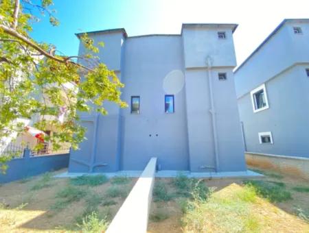 3 1 Villa For Sale With Garden By The Sea In Seferihisar Ürkmez