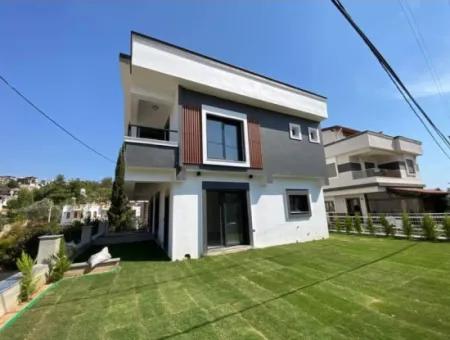 3 1 Villa For Sale With Very Large Garden In Corner Location In Özdere