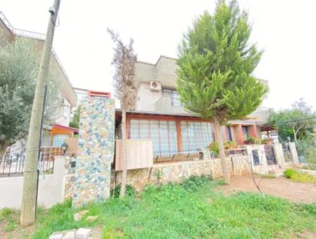 4 1 Villa For Sale In Ürkmez 100M2 To The Sea By The Sea