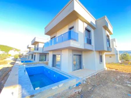 3 1 Villa For Sale With Single Detached Pool In 300M2 Plot In Doganbey