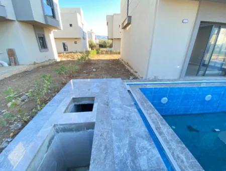 3 1 Villa For Sale With Single Detached Pool In 300M2 Plot In Doganbey