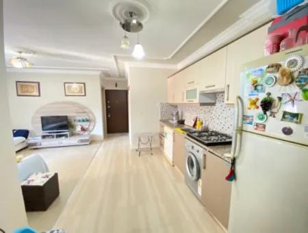 2 1 Apartment For Sale With Parking Close To The Sea Bazaar In Ürkmez