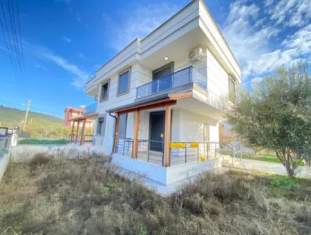 3 1 Villa For Sale With 750M2 Garden To The Sea In Doğanbey