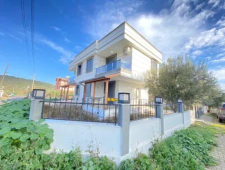 3 1 Villa For Sale With 750M2 Garden To The Sea In Doğanbey